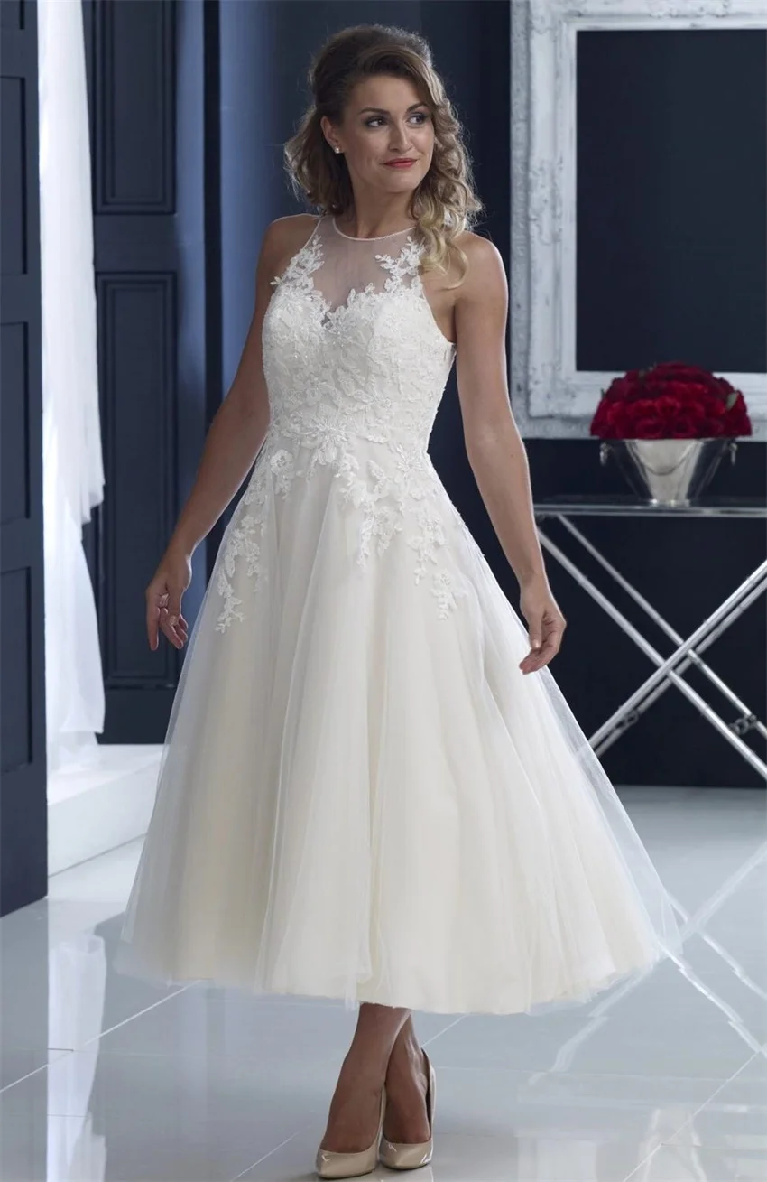 

2020 New Vintage O-Neck Tea Length Wedding Dresses Sleeveless Beaded Lace Appliques Tulle Calf Length A-line Bridal Gowns
