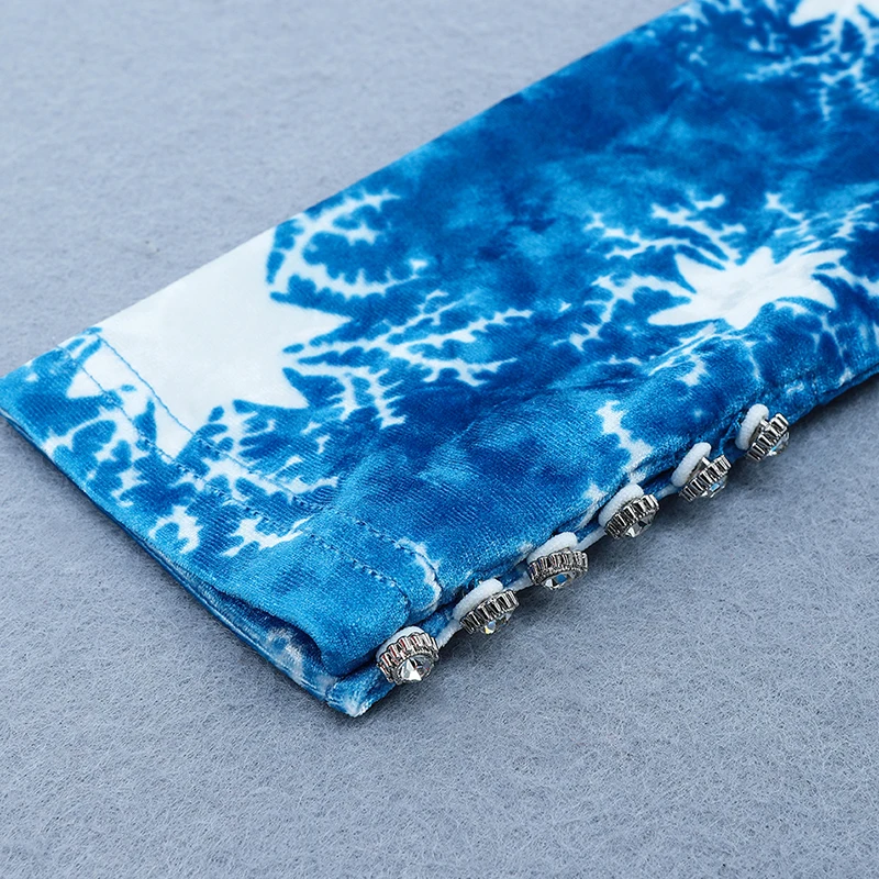 

Beateen Sexy V Neck Long Sleeve Printed Velvet Slim Waist Diamond Button Maxi A-Line Dress 2019 Winter New Women Fashion Vestido