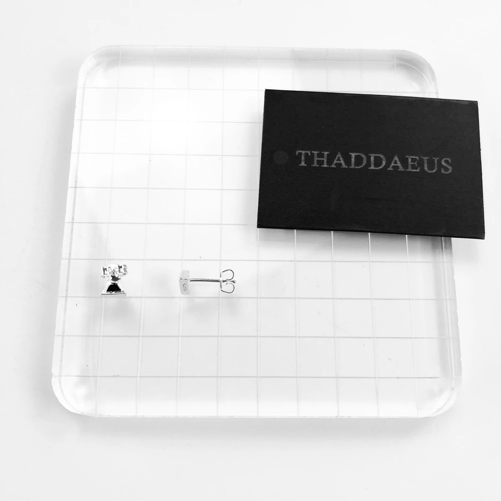 Маленькие треугольные серьги гвоздики Модные женские ювелирные изделия в