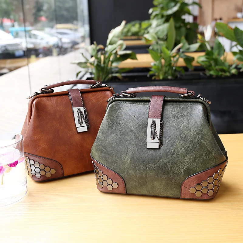 

2020 Vintage Women Lock Chain Rivets Pu Leather Crossbody Shoulder Bag New Ladies Doctor Bags Fashion Female Handbags Totes HOT
