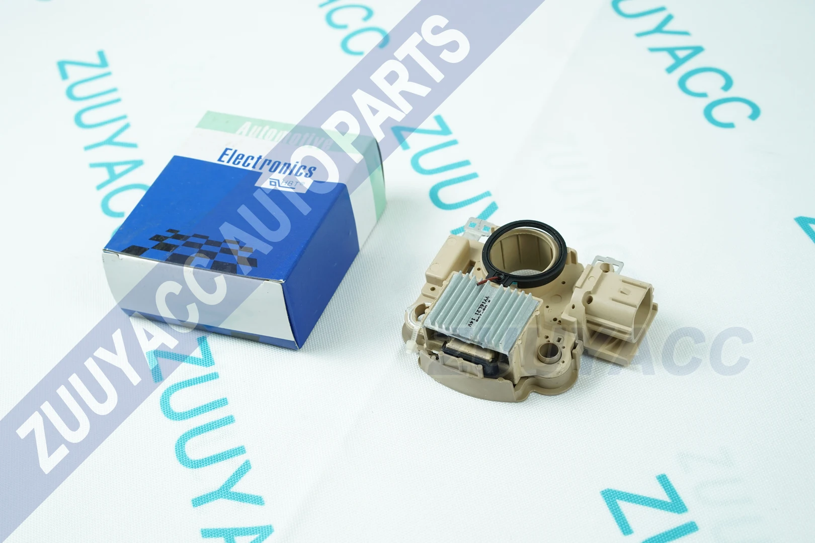 Щетка держателя регулятора напряжения переменного тока OE для Honda CRV 2 0/2 4 02 06 RD5 RD7