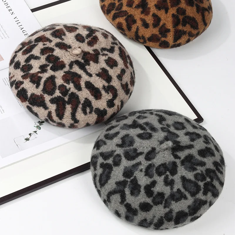 

New Leopard Print Stud for Winter Woolen Beret Korean Warm Painter Cap All-Match Pumpkin Hat Octagonal Cap Wholesale Bonnets
