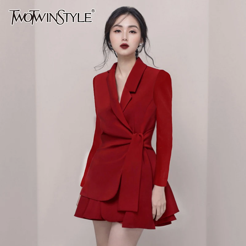 Женский костюм с юбкой TWOTWINSTYLE осенний из двух предметов V образным вырезом и