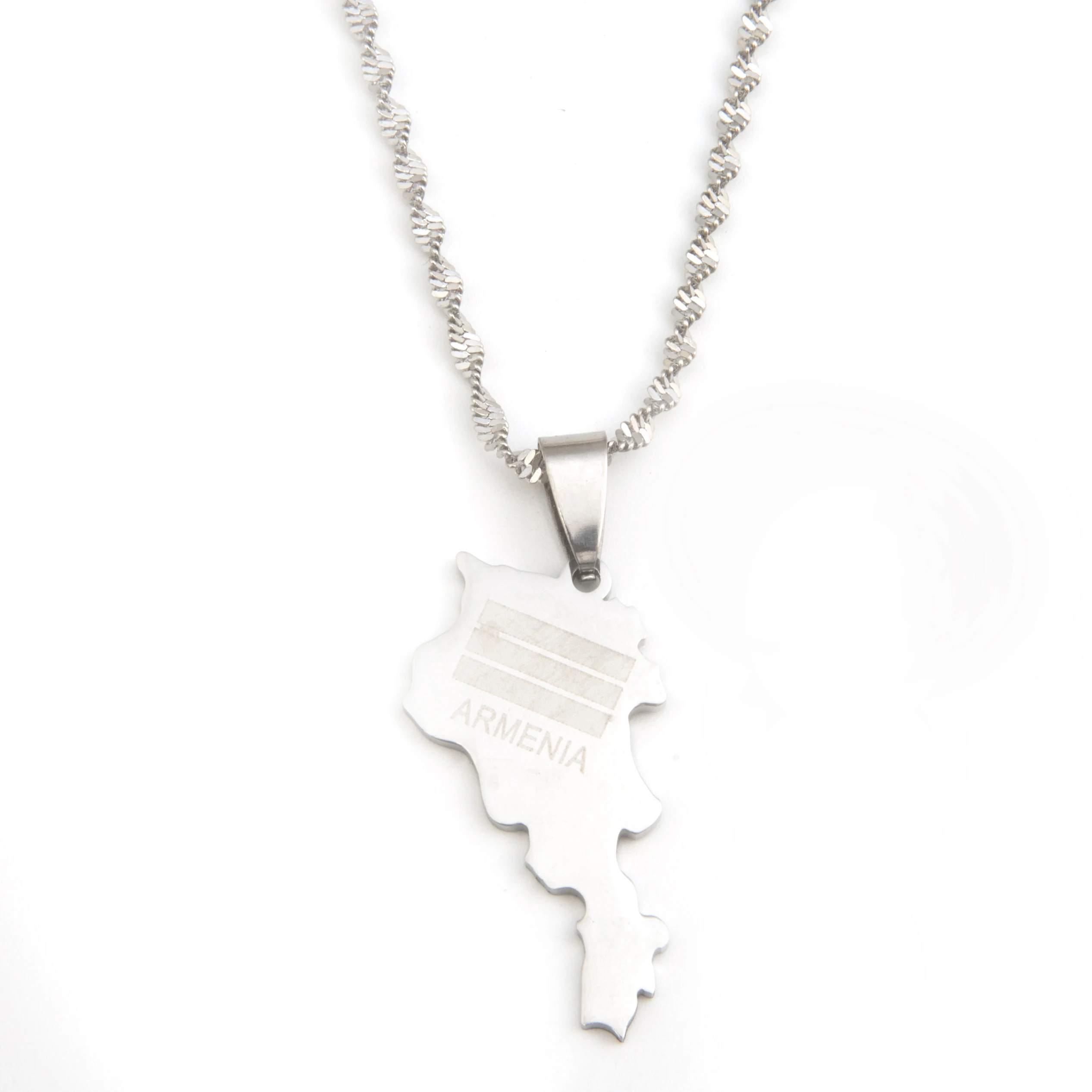 Ожерелье серебряного цвета из нержавеющей стали с подвеской в виде карты