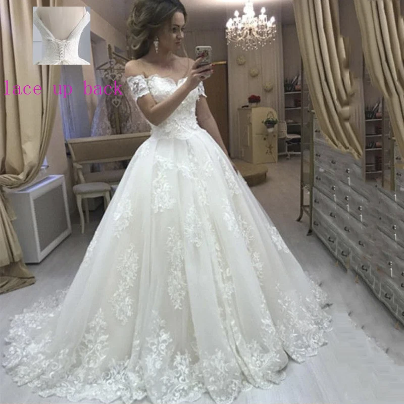 Свадебное платье с открытыми плечами бальное кружевной аппликацией свадебное