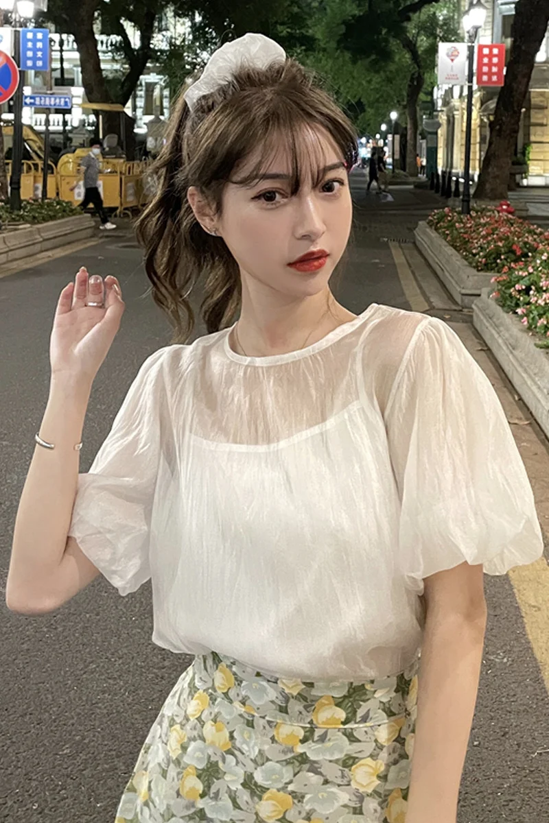 Белая шифоновая блузка с пышными рукавами женская летняя тонкая короткими