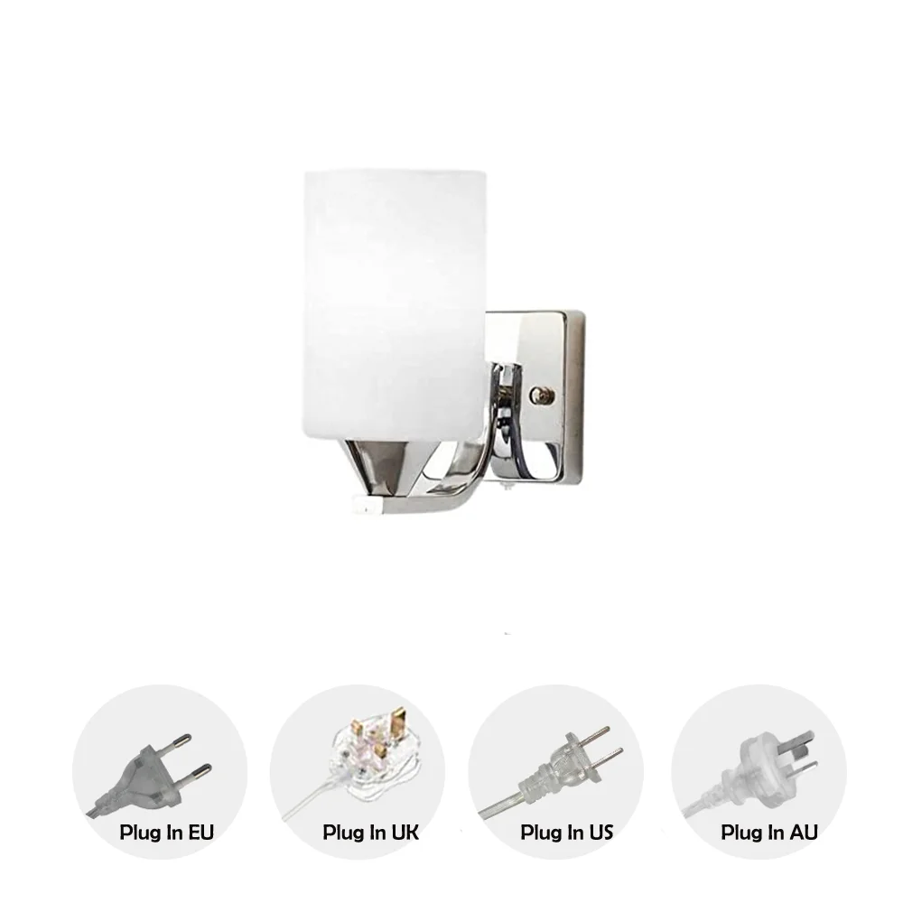 Современный настенный светильник в простом стиле с хромированной основой и