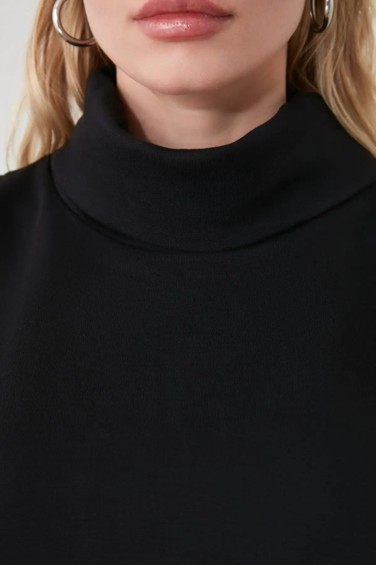 Трикотажное платье с воротником | Женская одежда