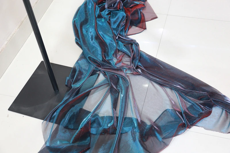 Градиентная двойная сетчатая ткань изменяющая цвет лазерная текстура