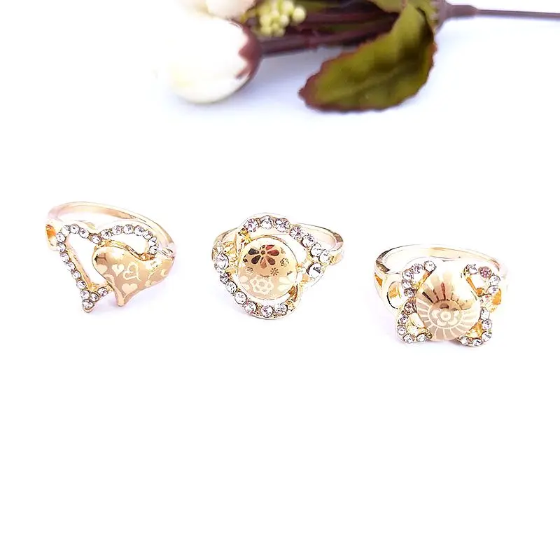 

MIXMAX 25pcs Women's Love Heart Ring Golden Color Plated Rhinestone Cute Fashion Jewelry Rings Wholesale Lots