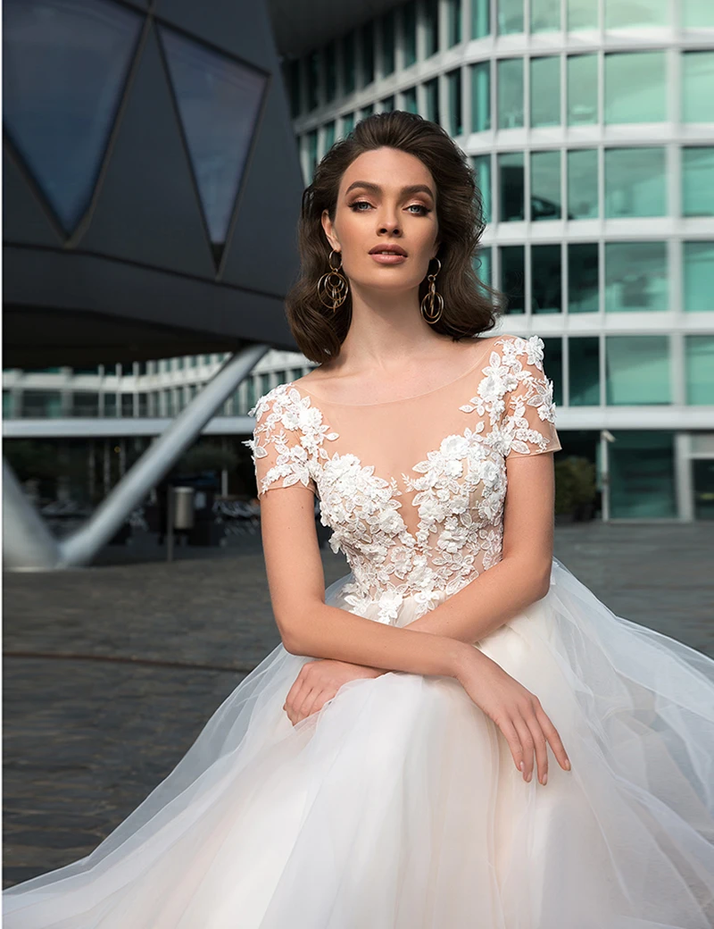 Рубиновое свадебное платье цвета шампанского с g-аппликацией ТРАПЕЦИЕВИДНОЕ