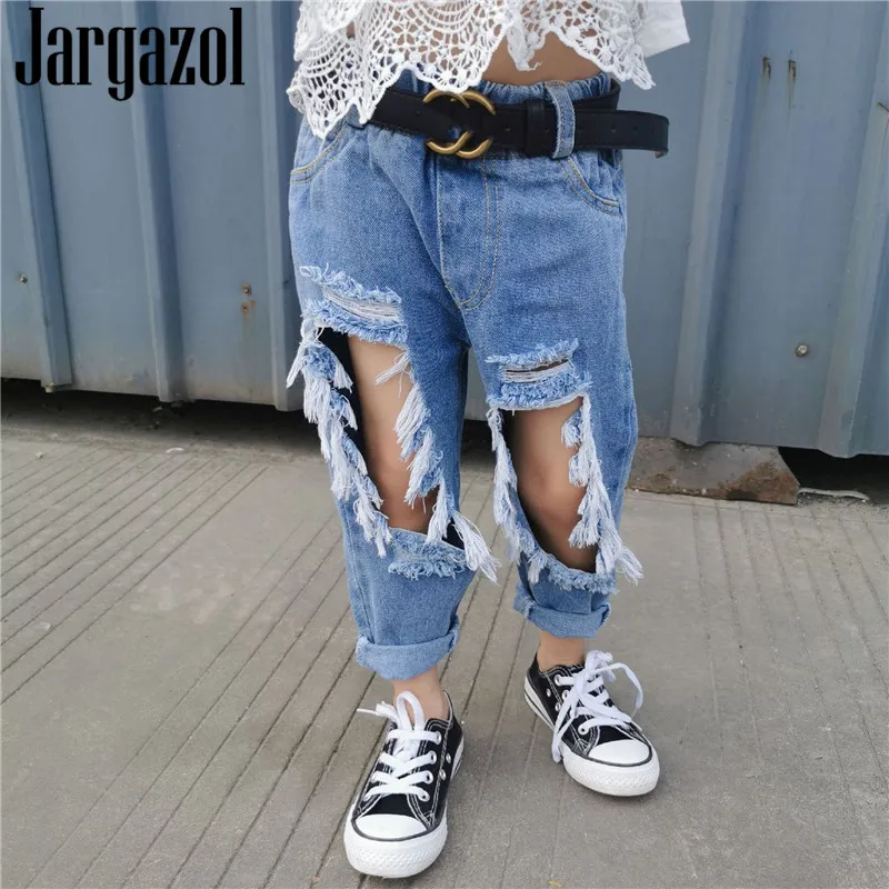 Jargazol/летние джинсы для девочек Модные рваные джинсовые брюки Одежда маленьких
