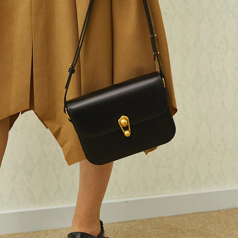 

2021 Fashion Underarm Bag Autumn Winter Luxury Designer Brand Shoulder Messenger Bag Retro Small Square Bag Clutch Bag