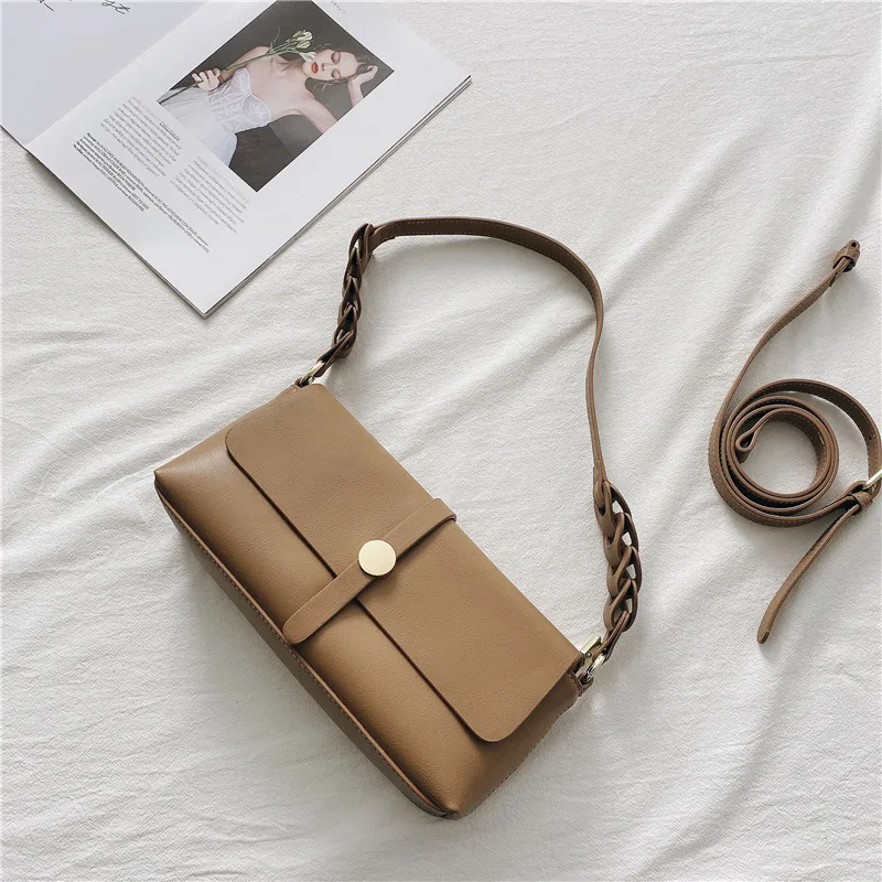 

2021 New Design Leather Baguette Bag Exquisite Female Retro Underarm Bag Fashion One Shoulder Bag