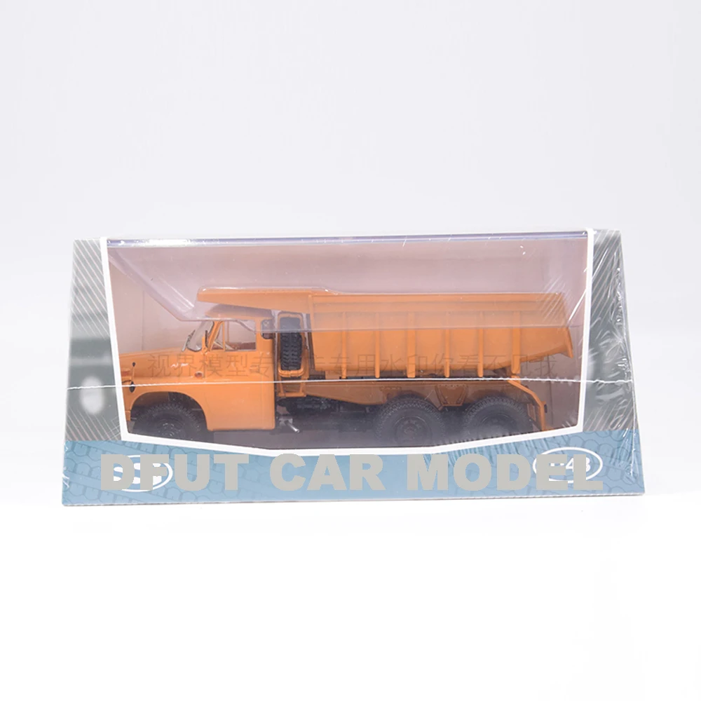 Модель автомобиля игрушечного из сплава в масштабе 1:43 с Советским