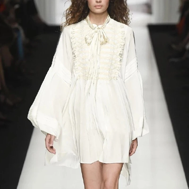 

Autumn Japanese Female First Love Style Palace Light Luxury Korean Holiday Disc Button Embroidered Lantern Sleeve Shirt Dress