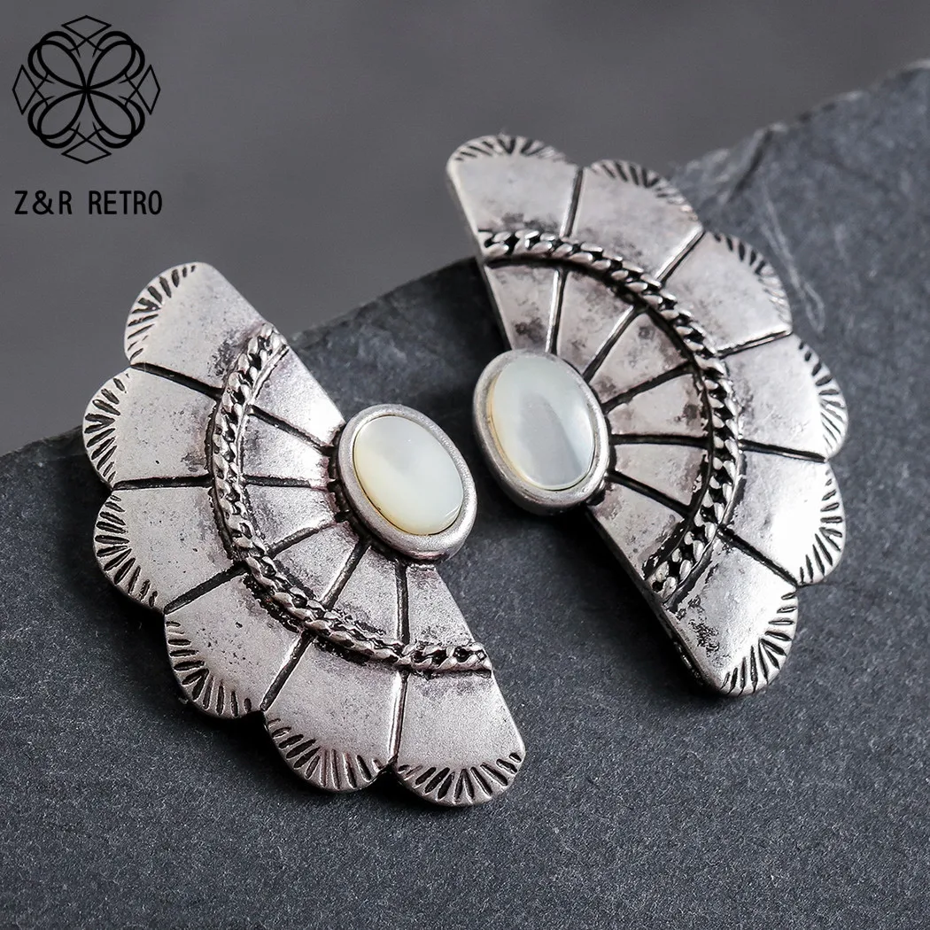 

Vintage Fan-shaped Goth Earrings with White Bead Ethnic Suspension Decorative Jewelry for Women Unusual Thing Pendientes brinco