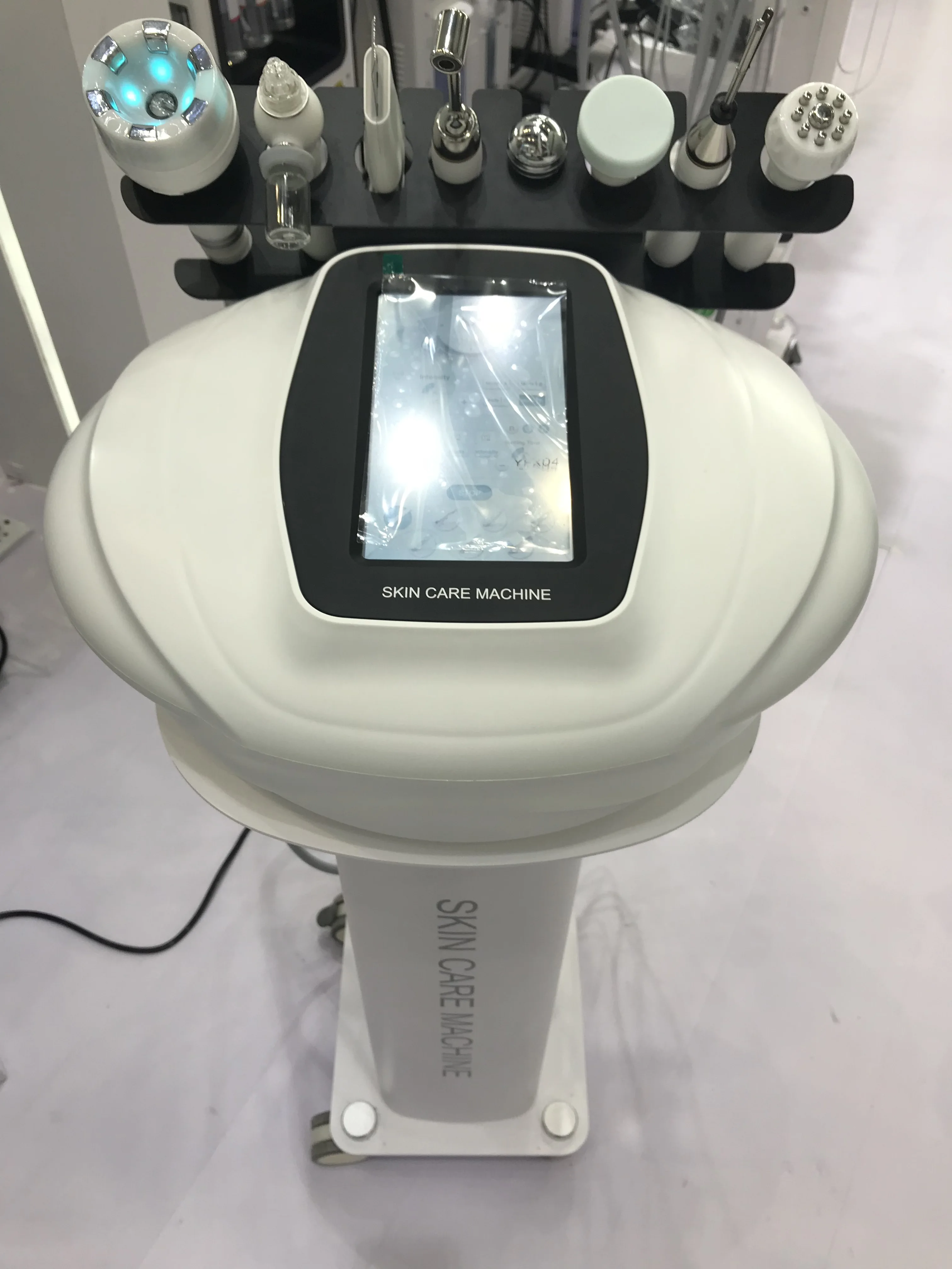

Многофункциональное оборудование для глубокой очистки лица Корейская косметическая машина для ухода за кожей 9 в 1 гидрокислородная машина