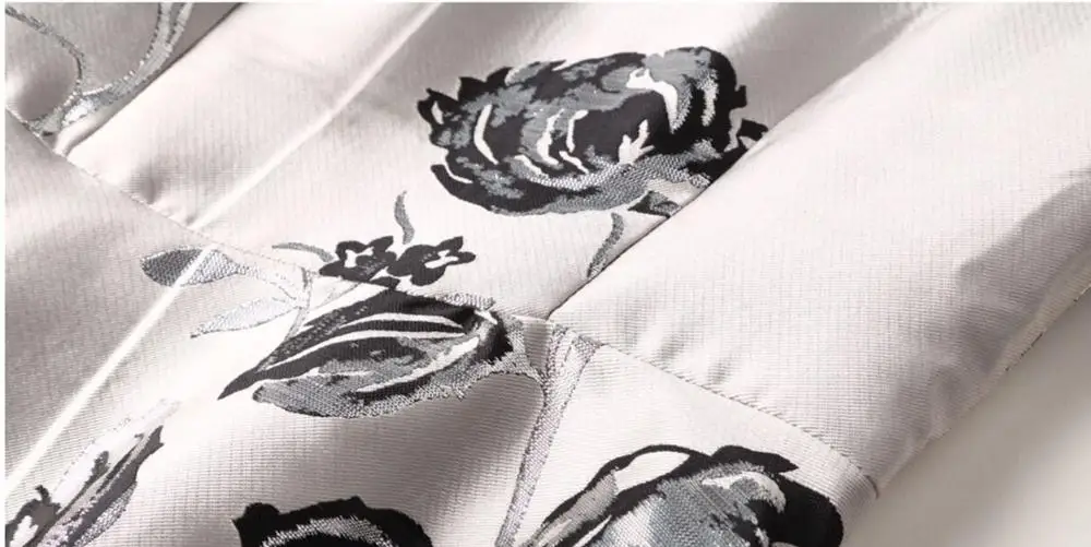 Женское жаккардовое платье с длинным рукавом круглым вырезом и цветочным