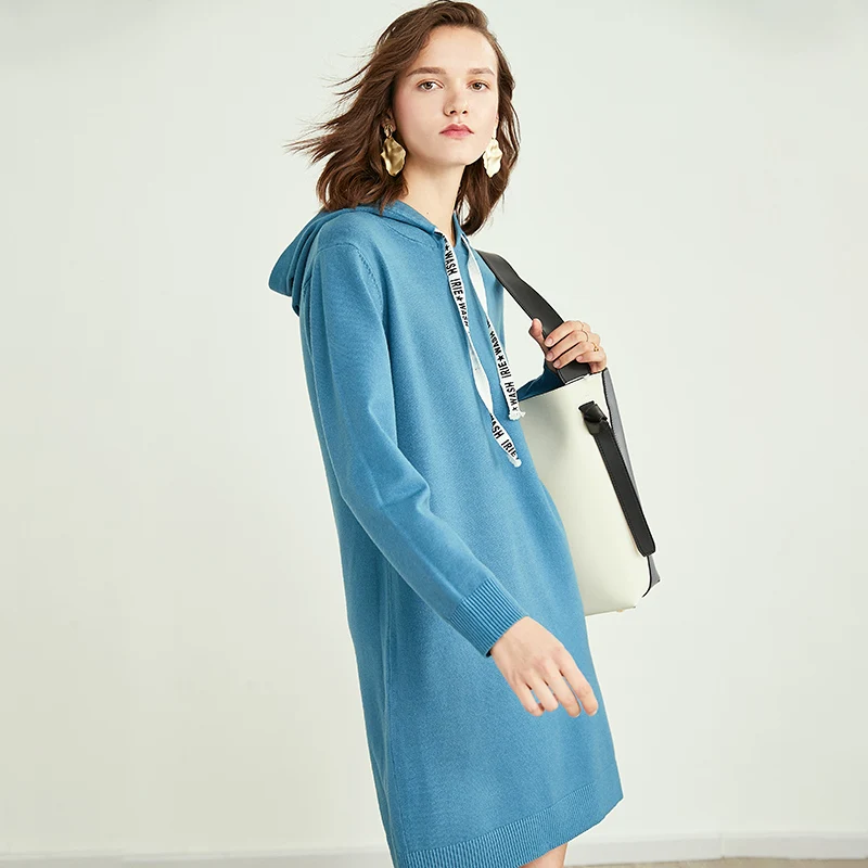 

Женское зимнее платье-трапеция для офиса, длиной выше колена, с капюшоном