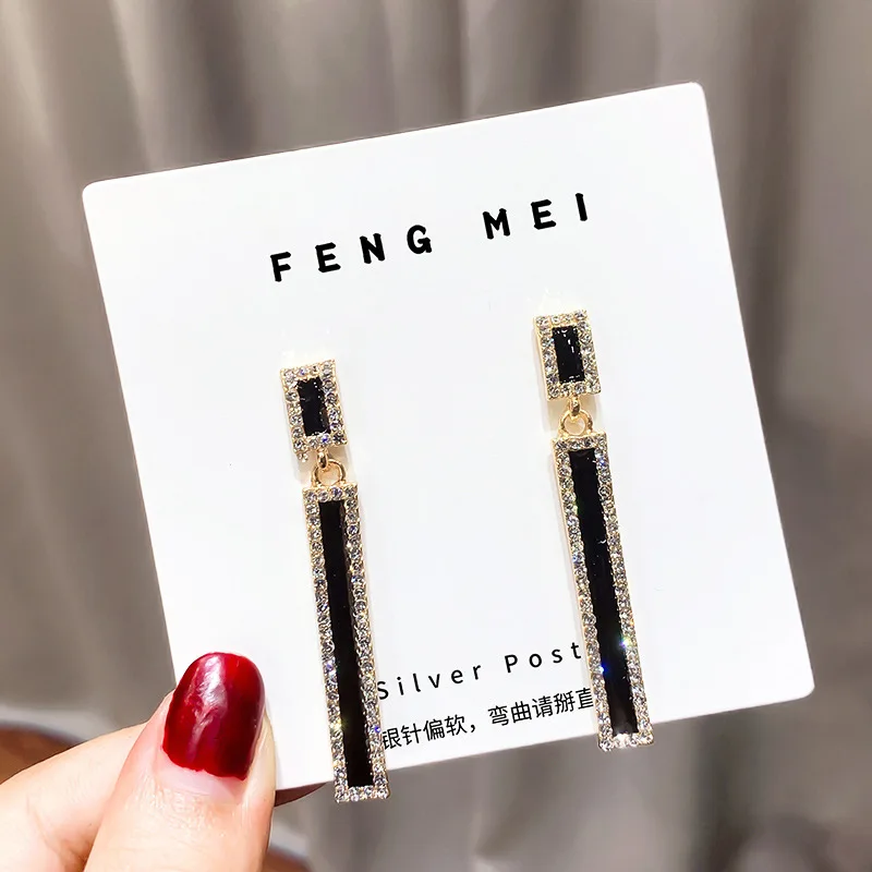 

2021 Fashion Temperament Geometric Long Rhinestone Exaggerated Earrings Female Personality Wild Simple Earrings Female Jewelry