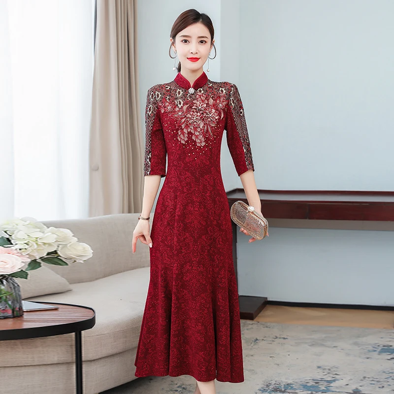 

Хвост qipao длинный красный бархатный большой мамы среднего возраста, как ей тещи, QiPaoShi, код свадебного платья