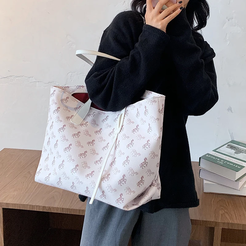 Сетчатая красная универсальная большая сумка для женщин новинка 2020 стильная