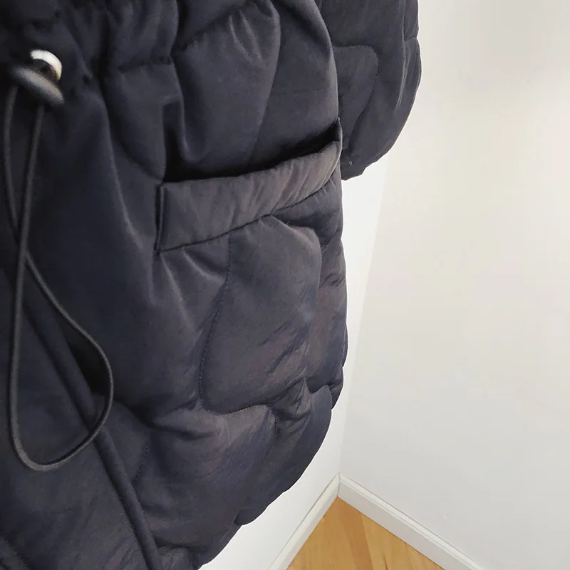 

White eiderdown down jacket with standing collar and drawstring for ladies mid-length loose-fitting baseball jacket winter coat