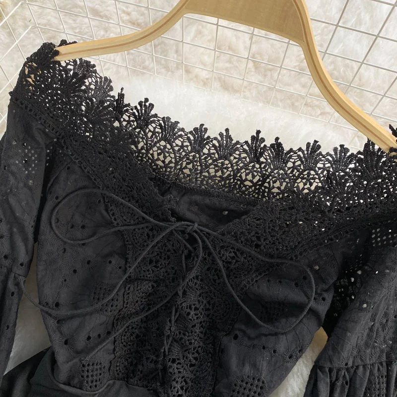 Женское кружевное боди с вырезами Осеннее открытыми плечами и длинным