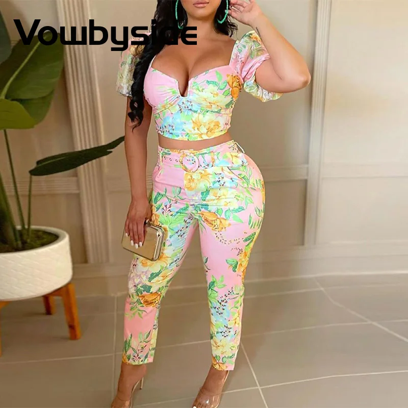 

Укороченный топ с квадратным вырезом и брюки с цветочным принтом и пышными рукавами