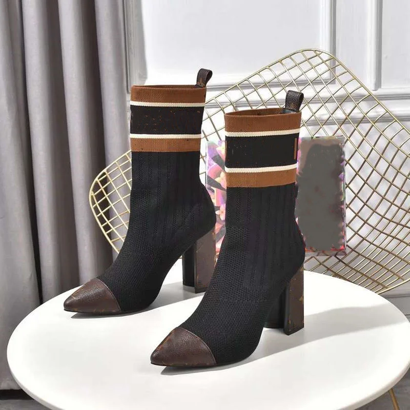 

Женские ботинки из натуральной кожи, на высоком каблуке