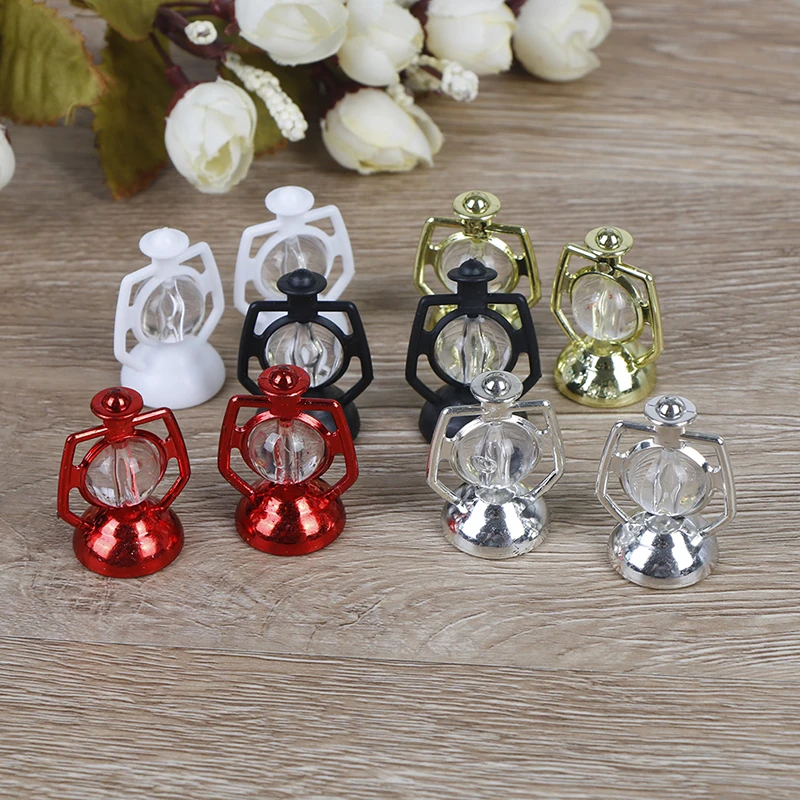 

2Pcs 1:12 Scale Retro oil lamp Doll house Miniature Toy Doll Food Kitchen living room Accessories Doll house lawn lamp lighting