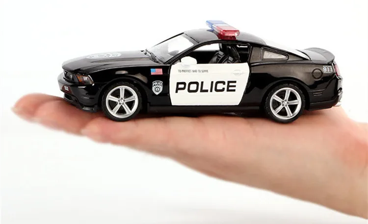 Качество 1:32 Mustang GT Модель из сплава полиции, имитация литья под давлением звук и светильник, игрушка в подарок