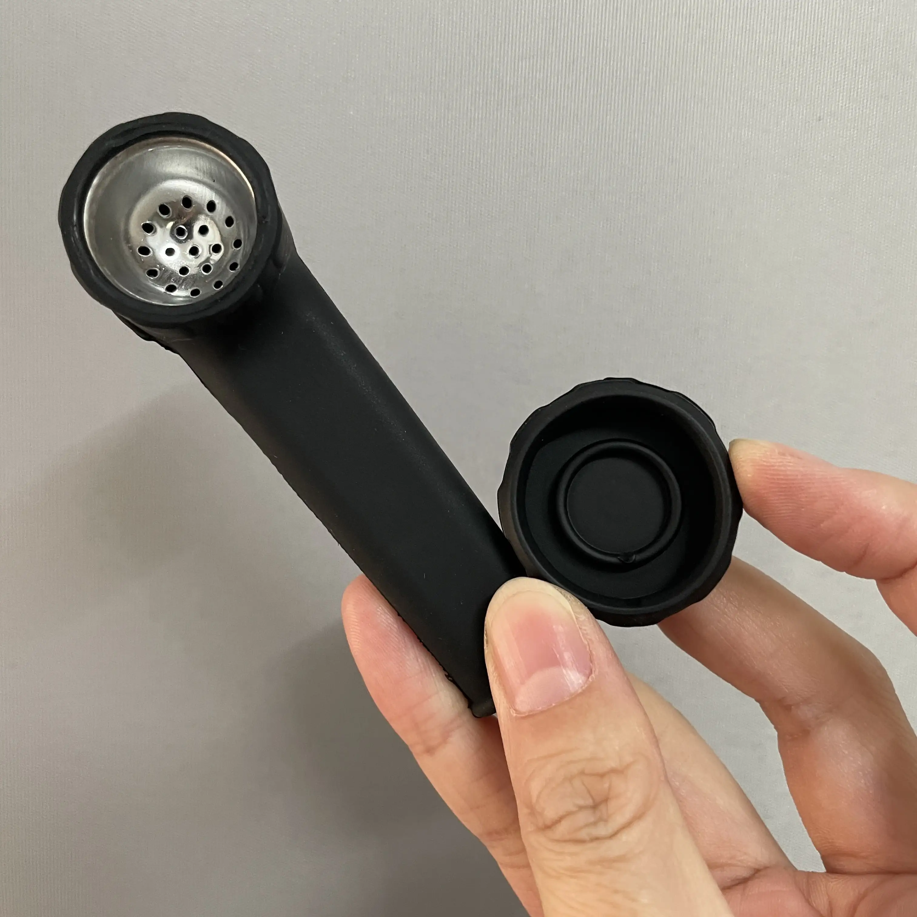

Solid Black Pipe Mini Silicone Smoking Pipe with Metal Bowl 3.5 Inch