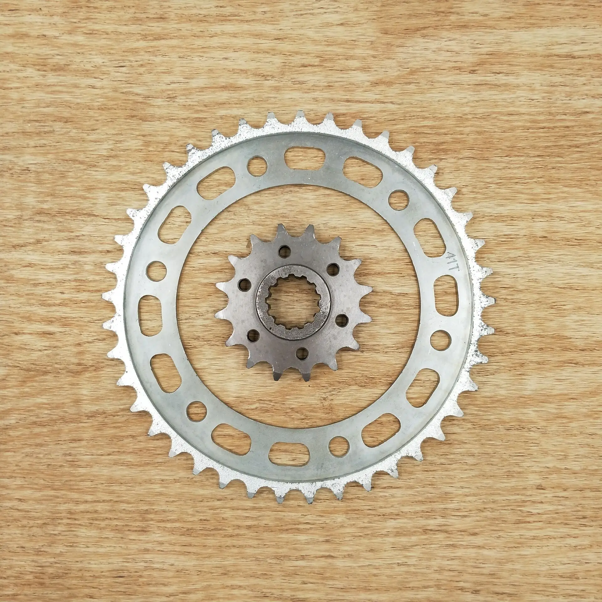 

Передняя и задняя звездочка мотоцикла для Honda CBR600RR F5 2003-2010 CBR1000RR 2004-2007 CBR 600 RR 525, набор звездочек для цепного колеса