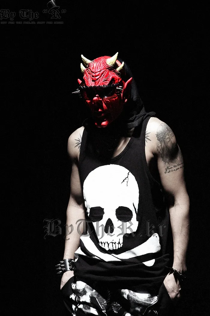 

Clothing Men Nightclub Bar Male Singer Stage Performance Costume Hip-hop Skull Head Korean Black White Vest Male