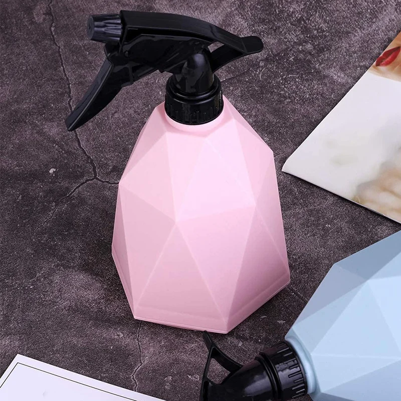 

2 Pieces Pink and Blue Spray Bottle Plastic Bottle Empty Spray Bottle Mist Bottles for Gardening, Cleaning, 600Ml
