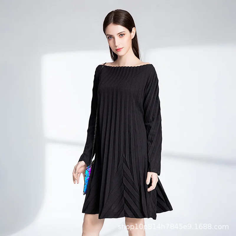 

2019 New Dress Summer Women's Loose Plus Size Dress Word Collar Long Sleeve Dress Wrinkles Pleated Black Dress