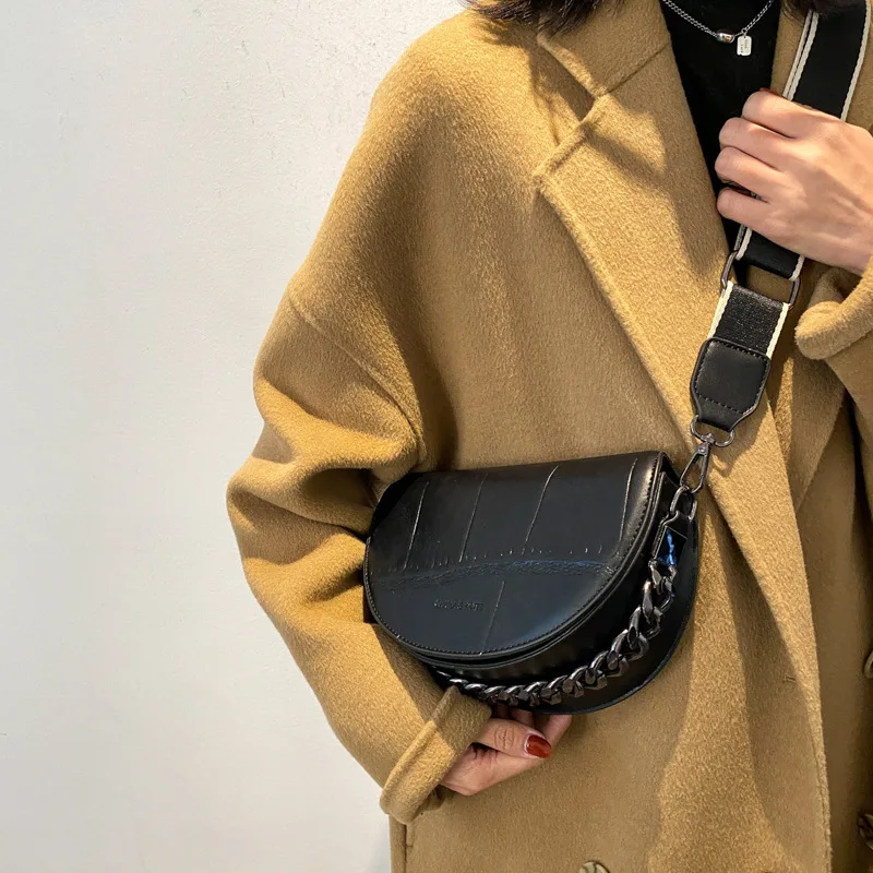 

High Quality Retro Small Bag Female 2021 New Trendy Fashion Wide Shoulder Strap Messenger Bag Ladies Wild Semicircle Saddle Bag