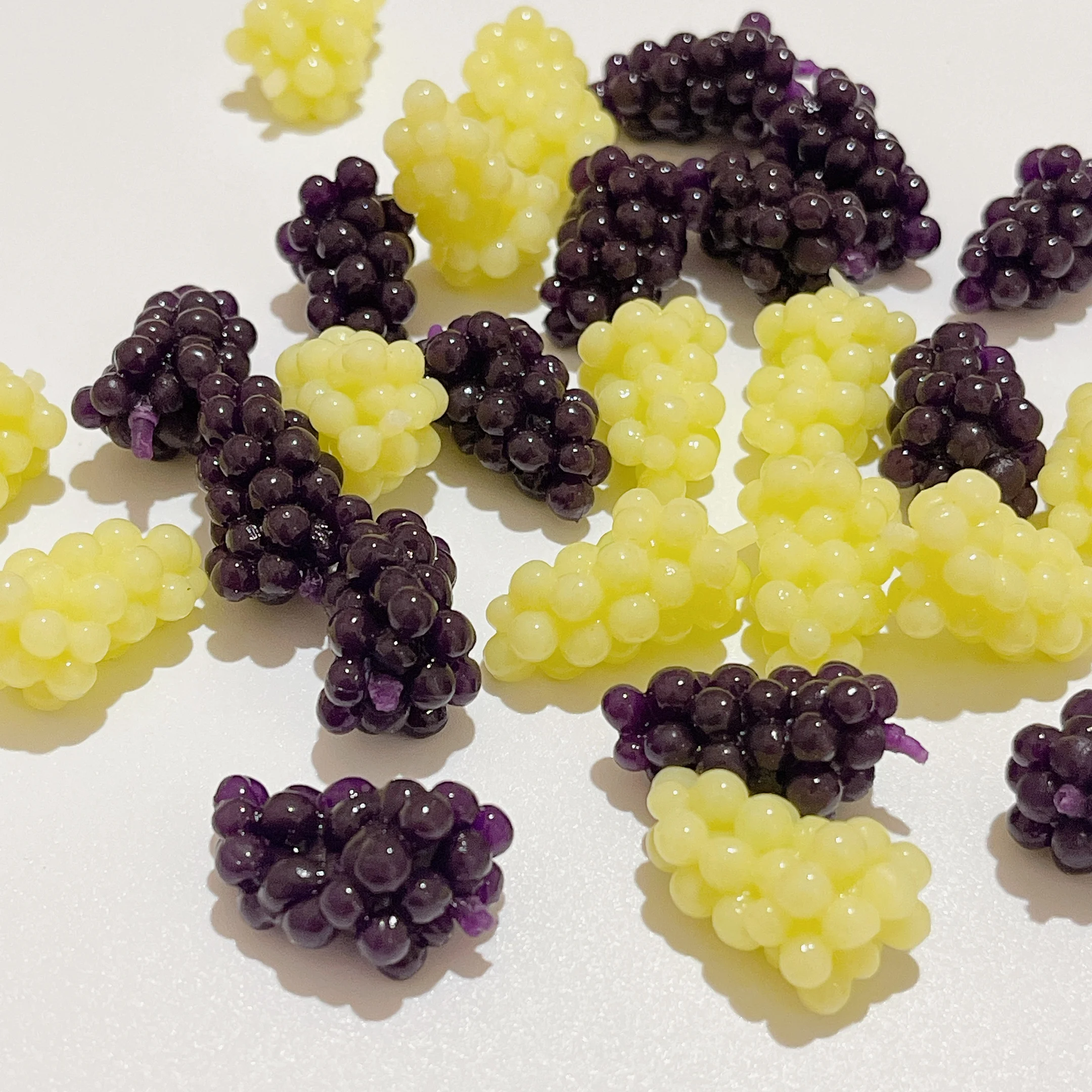 

20PCS/LOT Soft Simulation Grapes Antistress Toys Squeese Stress Reliever Toys For Kids Decorative Props Decompression Toys