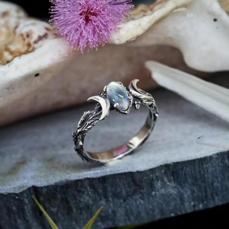 

Bohemian Synthetic Moonstone Ring Simple Symmetrical Design Double Moon Women's Ring Ladies Girls Jewelry Accessories Best Gift