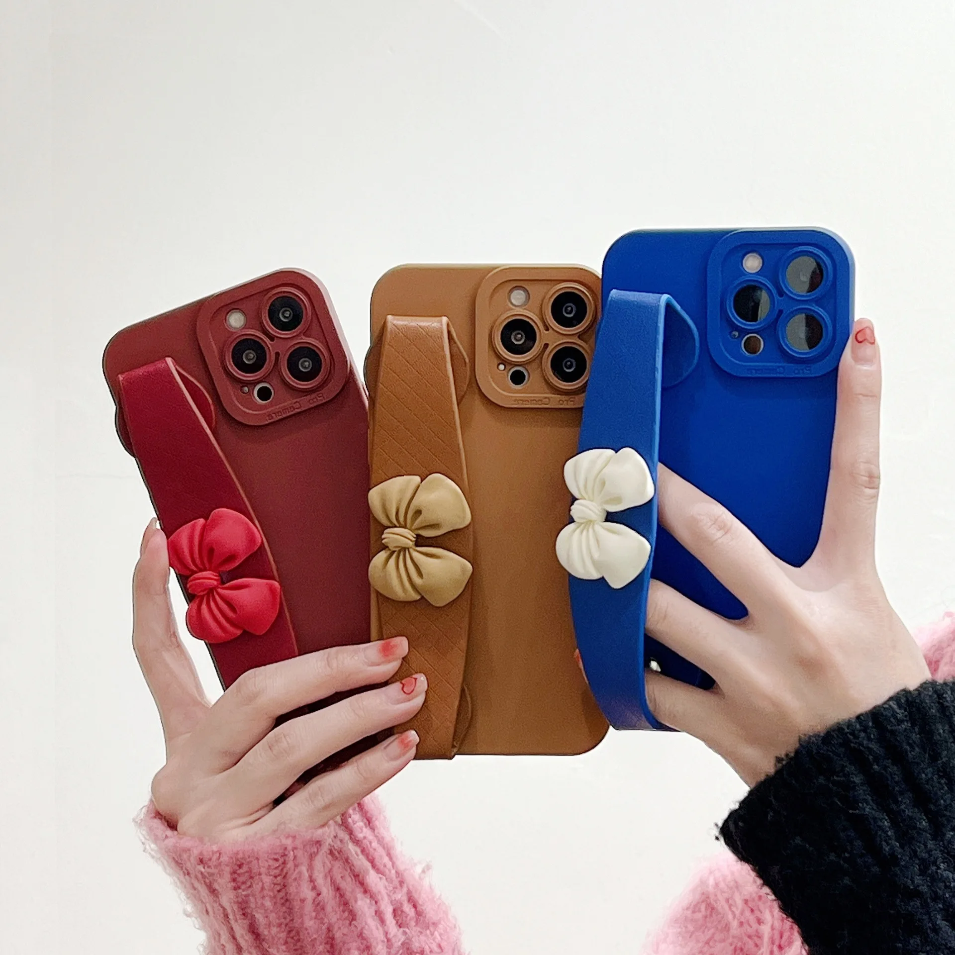 

Wrist Strap Transparent Phone Case for IPhone 11 13 12 Pro Max XR XS Max X 7 8 Plus 13 12 Pro Fluorescent Color Soft Back Cover