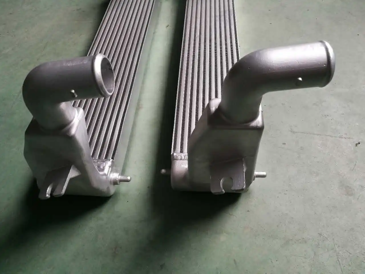 Радиатор для заводской прямой поставки резервуара воды автомобильного