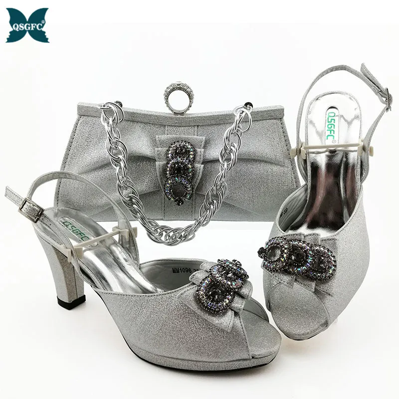 

Новое поступление, комплект из туфель и сумочки серебристого цвета в итальянском стиле, итальянская женская вечерняя Обувь и сумочка в афри...