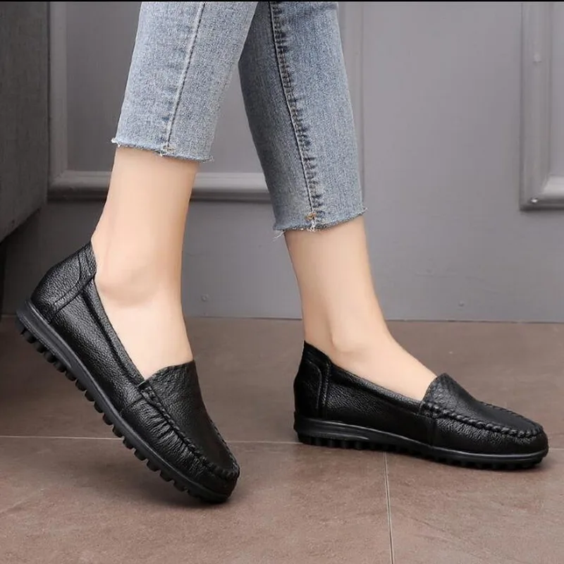 2020 Fashion Soft Genuine Leather Round Head Women Casual Flats Ladies Slip On Loafers New Mother Single Shoes
