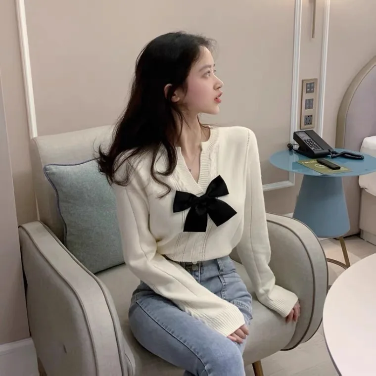 

V-neck bowknot pullover knitted T-shirt women spring and autumn new sweater shirts for women