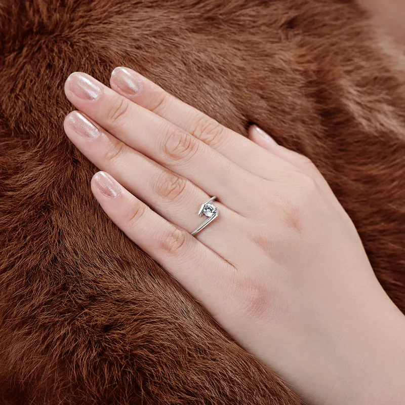 AINOUSHI, роскошное кольцо Sona Solitaire, сердце и стрелы, круглая огранка, обручальное кольцо, твердое, 925 пробы, серебряное, крученое кольцо