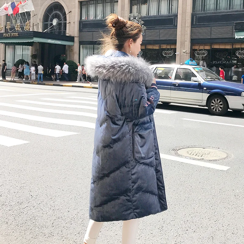 Женский пуховик на белом утином пуху длинная теплая куртка с капюшоном из