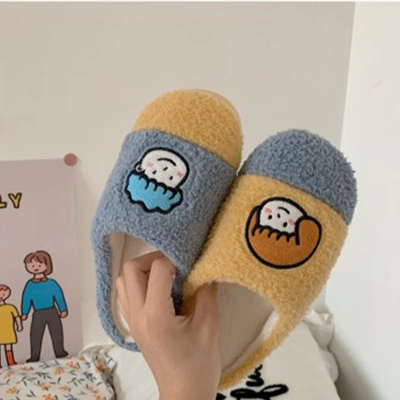 

Women's Winter Slippers Female Warm Plush Soft Sole Flock Shoes Bedroom Slip on Fur Slides 2020 New Flat Home Indoor Ladies