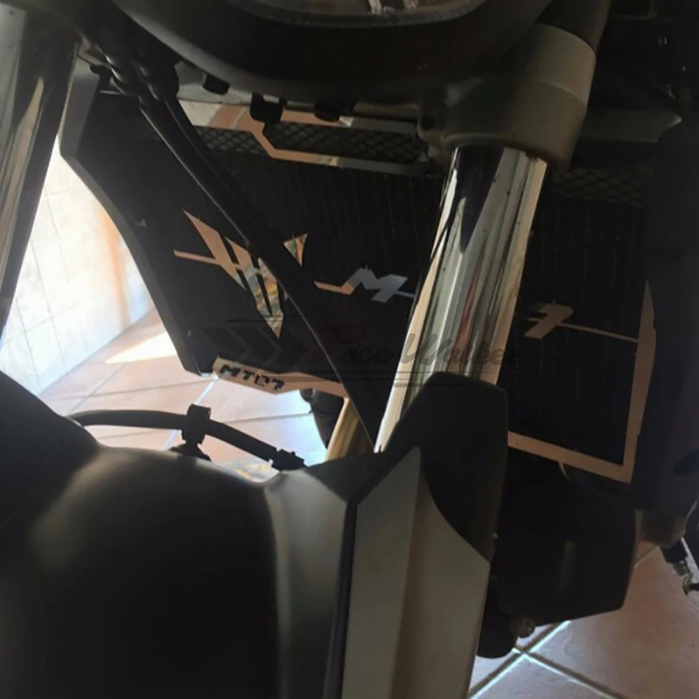 

For Yamaha MT 07 14 15 16 Motorcycle accessories stainless steel protective cover water tank cover water tank shield cooling